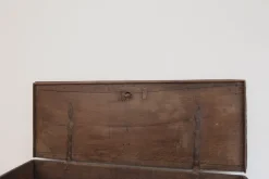 Pamono 17th Century Baroque Chest><noscript><img width=