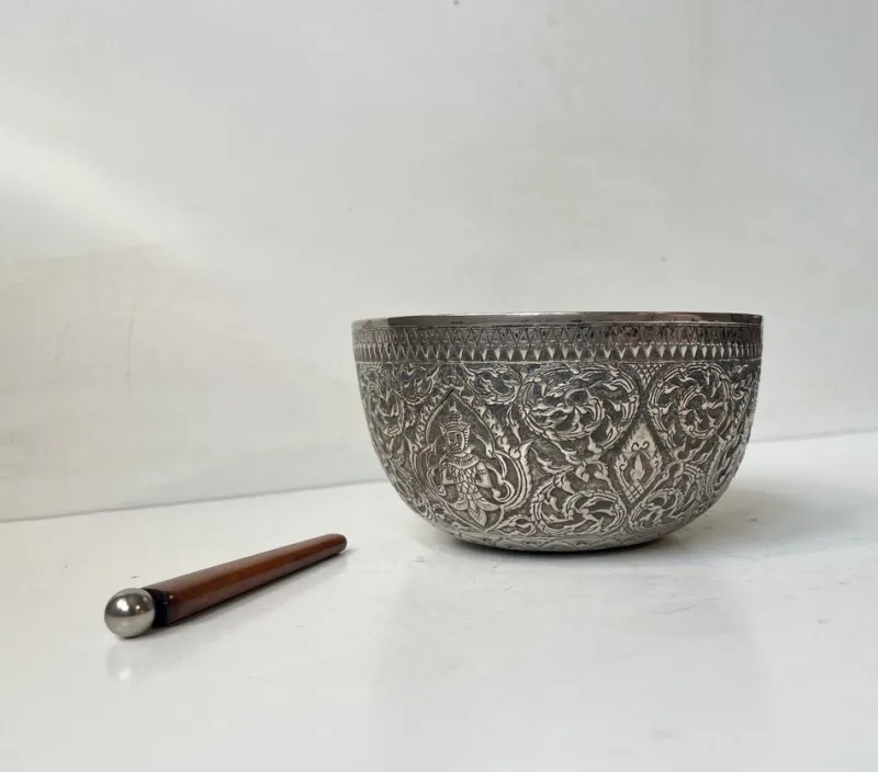 Hot Pamono 19th Century Buddhist Singing Bowl in Repousse Silver, Set of 2
