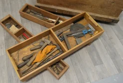 Outlet Pamono 19th Century Carpenters Pine Tool Chest and Tools, 1900s
