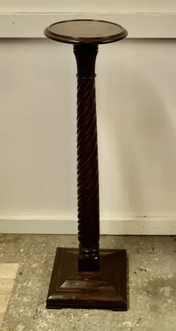 Discount Pamono 19th Century Carved Walnut Pedestal Torchere