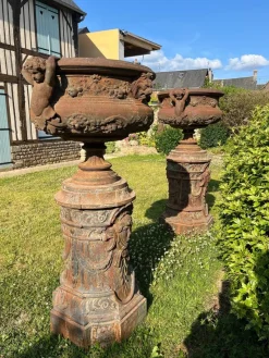 Discount Pamono 19th Century Cast Iron Chateau Vases, Set of 2