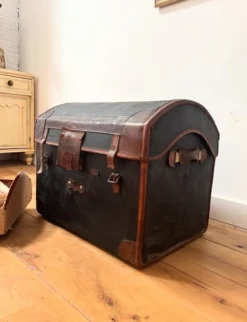 Pamono 19th Century Domed Travel Trunk><noscript><img width=