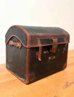 Pamono 19th Century Domed Travel Trunk><noscript><img width=