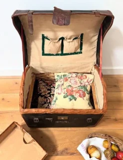 Pamono 19th Century Domed Travel Trunk><noscript><img width=