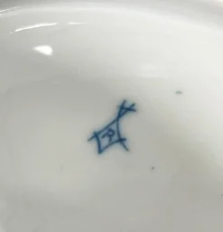 Pamono 19th Century Dutch Blue Onion Tableware attributed to Louis Regout Maastricht, Set of 36><noscript><img width=
