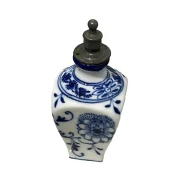 Pamono 19th Century Dutch Blue Onion Tableware attributed to Louis Regout Maastricht, Set of 36><noscript><img width=