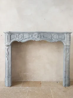 Pamono 18th Century Dutch Blue Turquin Marble Mantelpiece in the style of Regency> Fireplaces And Mantels
