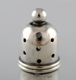 Pamono 19th Century English Silver Pepper Shaker><noscript><img width=