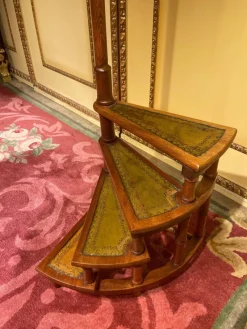 Pamono 20th Century English Victorian Leather Library Steps or Stepladder><noscript><img width=