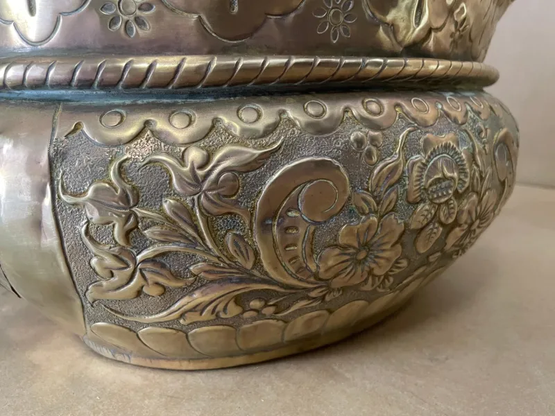 Outlet Pamono 19th Century French Brass Lion Head Jardinière