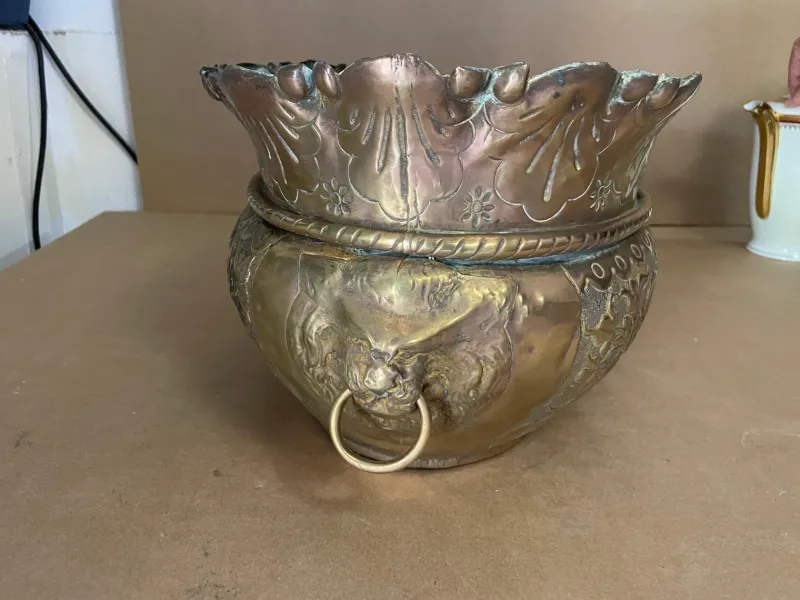 Outlet Pamono 19th Century French Brass Lion Head Jardinière