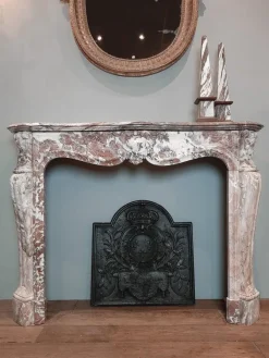 Outlet Pamono 19th Century French Pink Marble Mantelpiece