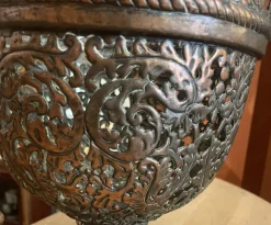 Pamono 17th Century Italian Chased Bronze Urn><noscript><img width=