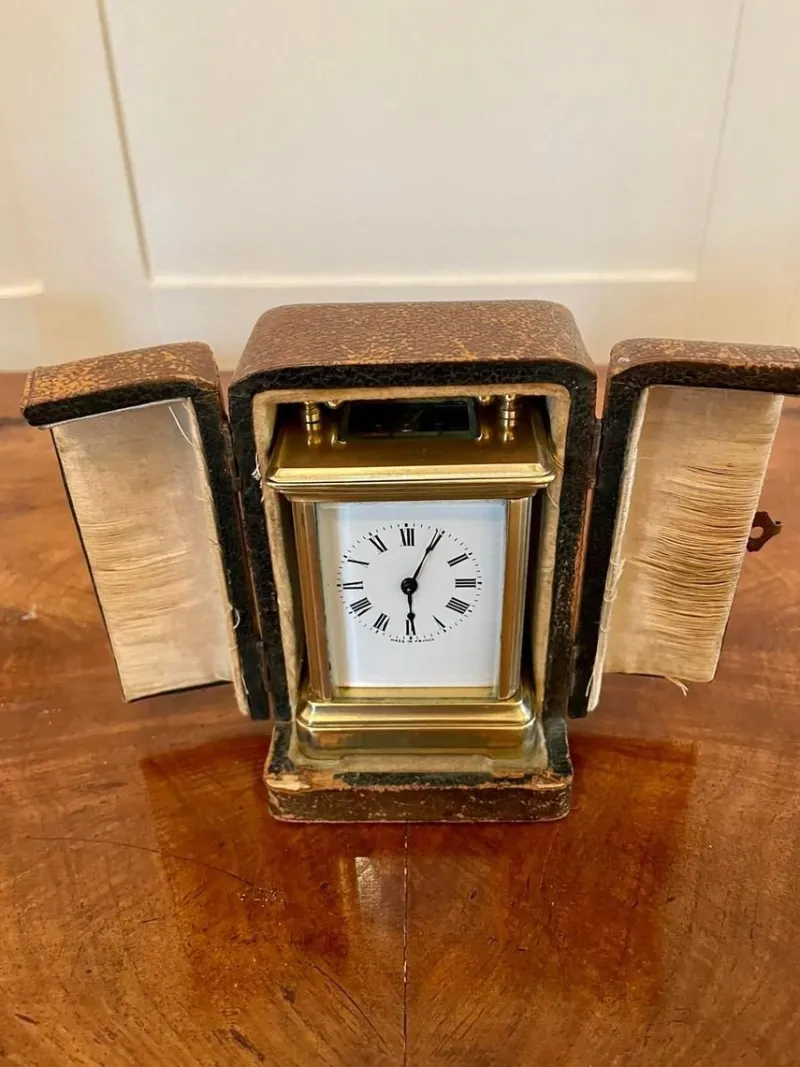 Pamono 19th Century Miniature Brass 8-Day Carriage Clock with Travelling Case, Set of 2> Clocks