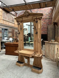 Pamono 19th Century Oak Entrance Checkroom> Racks, Hooks & Valets