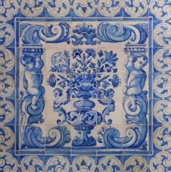 Pamono 18th Century Portuguese Azulejos Panel Vase><noscript><img width=