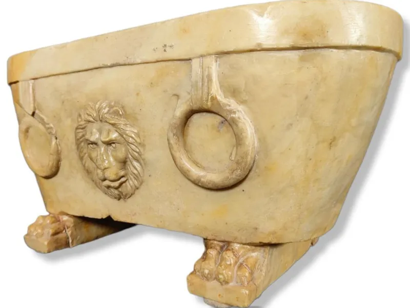 Pamono 18th Century Roman Marble Lion Bath> Garden Accessories