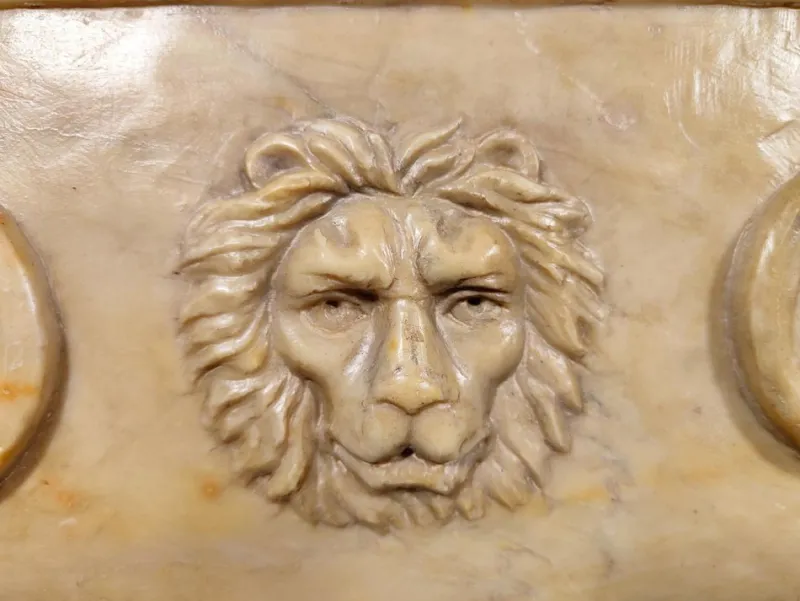 Pamono 18th Century Roman Marble Lion Bath> Garden Accessories