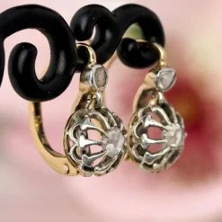 Pamono 20th Century Rose Cut Diamonds 18 Karat Yellow Gold Lever Back Earrings, 1890s, Set of 2