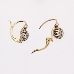 Pamono 20th Century Rose Cut Diamonds 18 Karat Yellow Gold Lever Back Earrings, 1890s, Set of 2