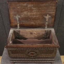 Pamono 20th Century Small Italian Trunk, 1920s><noscript><img width=