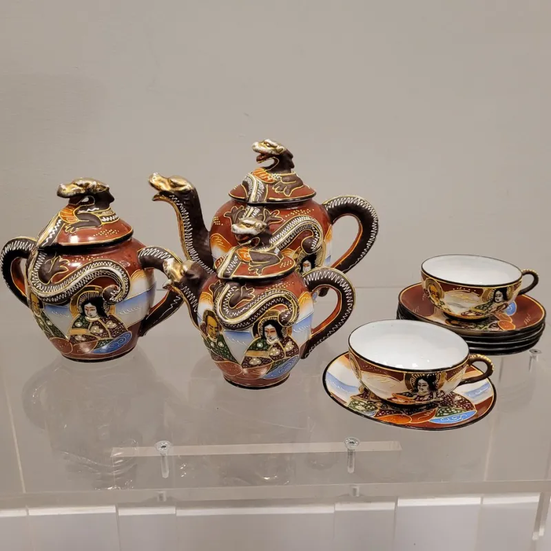 Outlet Pamono 19th Century Tu y yo Satsuma Porcelain Sest with Dragon and Wise Men Motif, Japan, Set of 7