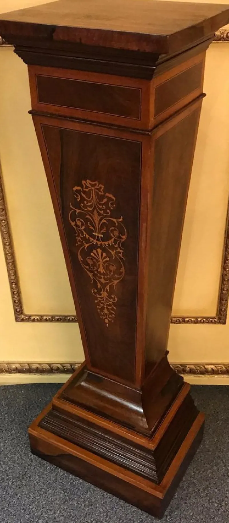 Pamono 20th Century Victorian Pedestal, England> Pedestals And Columns