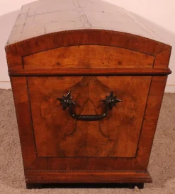 Pamono 18th Century Walnut and Burl Chest><noscript><img width=