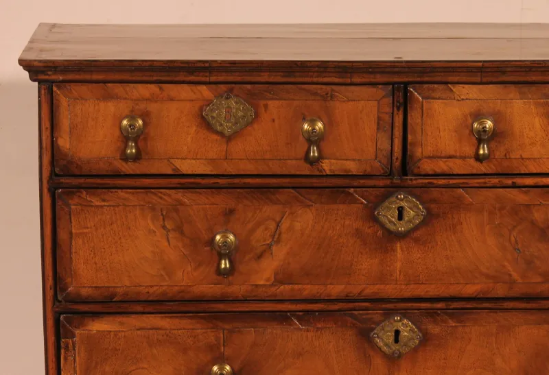 Clearance Pamono 17th Century William and Mary Walnut Chest of Drawers