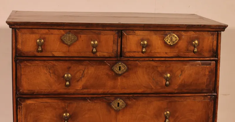 Clearance Pamono 17th Century William and Mary Walnut Chest of Drawers