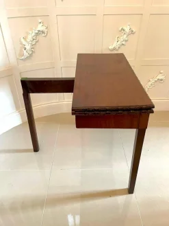 Best Pamono 18th-Century Chippendale Style Mahogany Carved Card Table