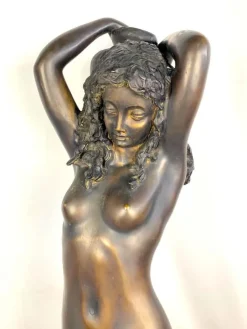 Pamono 20th-Century Large Bronze Sculpture of a Nude Young Lady Carrying a Water Urn><noscript><img width=