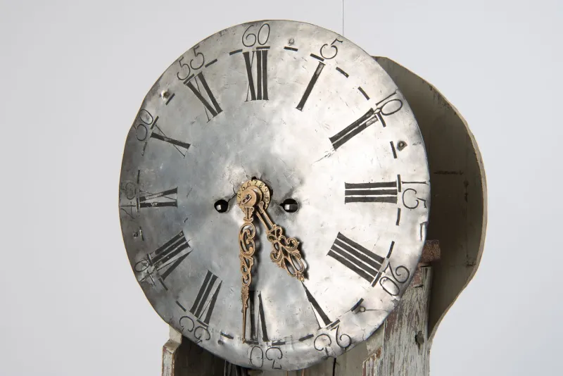 Pamono 18th-Century Swedish Mora Clock> Clocks