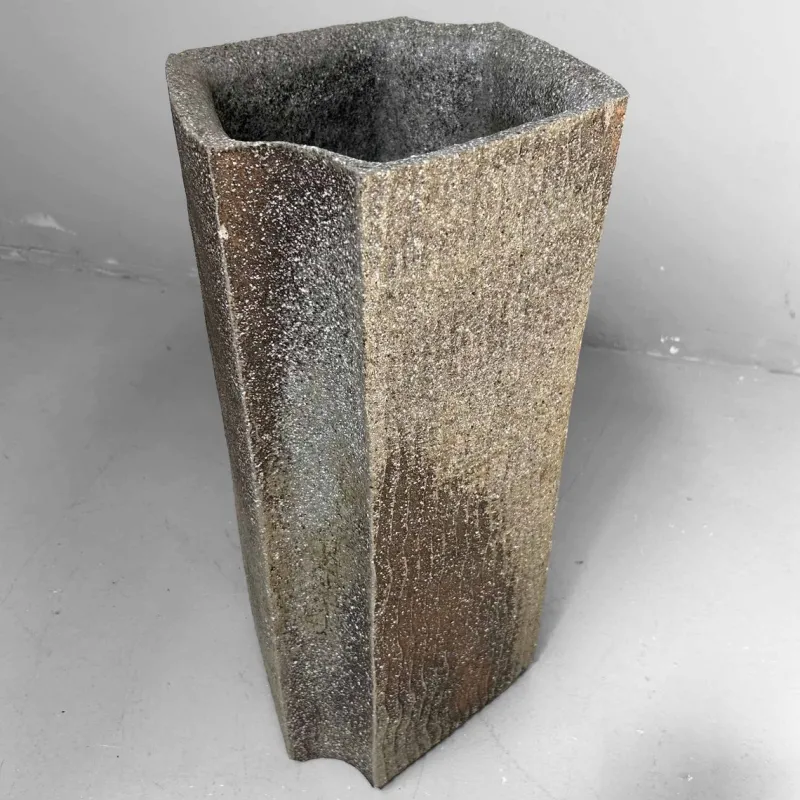 Pamono Traditional Tsukubai Stone Garden Basin, 1960s> Garden Accessories