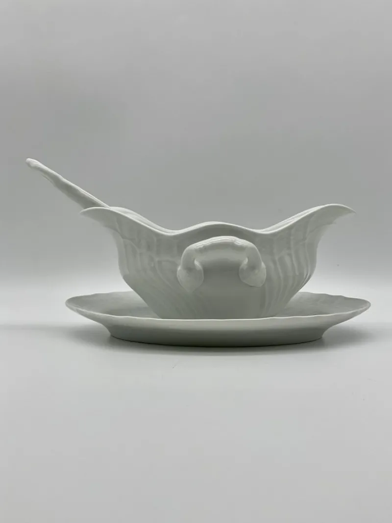 Pamono Vecchio Ginori Gravy Boat and Ladle in White Saxon Bordered Kaolin Porcelain by Richard Ginori, Florence, Tuscany, Italy, Set of 2> Dinnerware Accessories