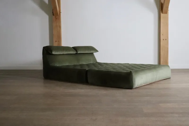 Pamono Velvet Le Bambole Bed by Mario Bellini for B&B Italia, 1970s> Beds & Bedroom Sets
