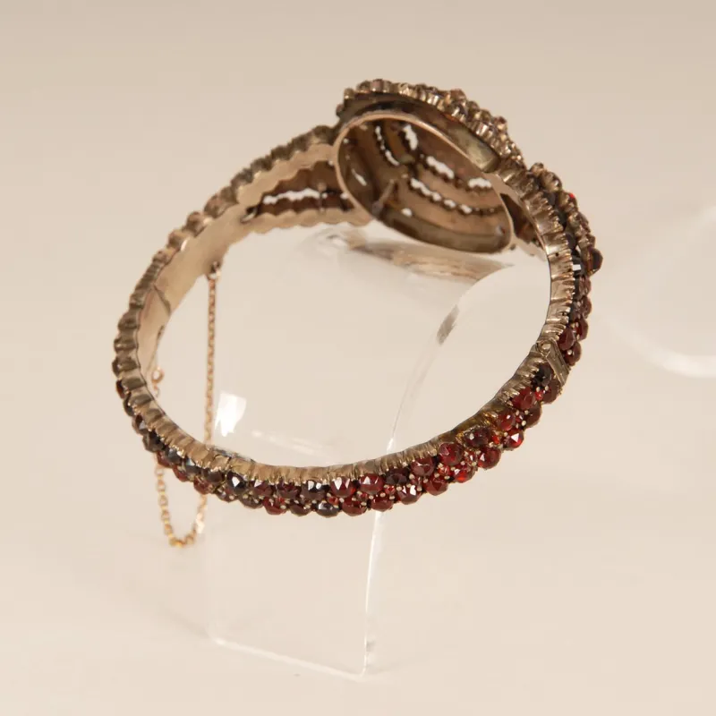Sale Pamono Victorian Bohemian Bangle Bracelet with Rose Cut Garnets, 19th Century