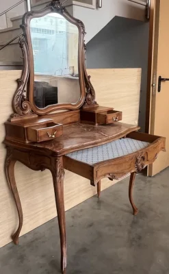 Pamono Victorian Carved Mahogany Dresser Table with Attached Mirror, 1850><noscript><img width=