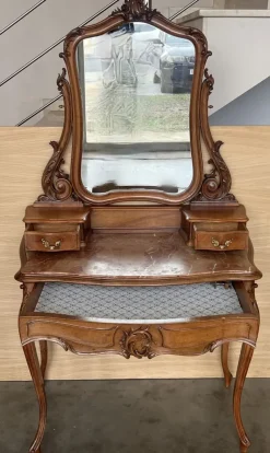 Pamono Victorian Carved Mahogany Dresser Table with Attached Mirror, 1850><noscript><img width=