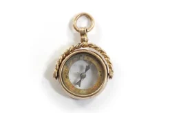 Clearance Pamono Victorian Compass Pendant