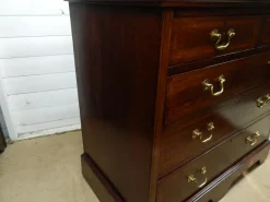 Outlet Pamono Victorian Mahogany Chest of Drawers, 1890s