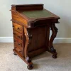 Pamono Victorian Mahogany Davenport Desk with Leather Writing Surface and Carved Floral Rosettes, England, 1850s> Desks