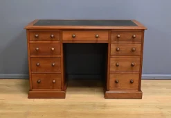 Hot Pamono Victorian Mahogany Pedestal Desk, England, Late 19th Century