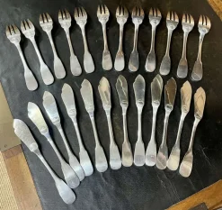 Pamono Vieux Paris Fish Forks and Knives in Silver-Plated Metal from Vieux Paris, Set of 24><noscript><img width=