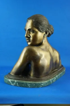 Pamono Vincenzo Gemito, Bust Sculpture of Nude Woman, 20th Century, Gilded Bronze> Art Nouveau