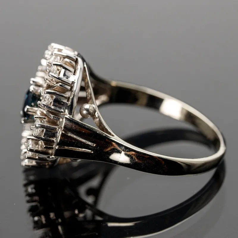 Clearance Pamono Vintage 18 Karat Gold Ring with Sapphire and Diamonds