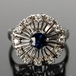 Clearance Pamono Vintage 18 Karat Gold Ring with Sapphire and Diamonds