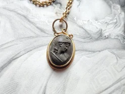 Pamono Vintage 9 Karat Gold Volcanic Rock Amalfi Coast Cameo Souvenir, 1970s> Necklaces