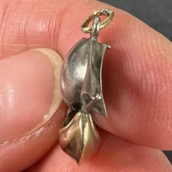 Sale Pamono Vintage 18 Karat Yellow Gold and Platinum Sailing Yacht Charm Pendant, 1940s