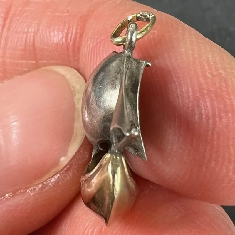 Sale Pamono Vintage 18 Karat Yellow Gold and Platinum Sailing Yacht Charm Pendant, 1940s